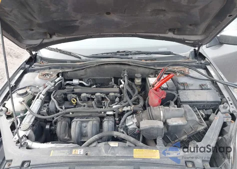 2010 Mercury Milan z USA, uszkodzony, nr VIN 3MEHM0HA0AR664173